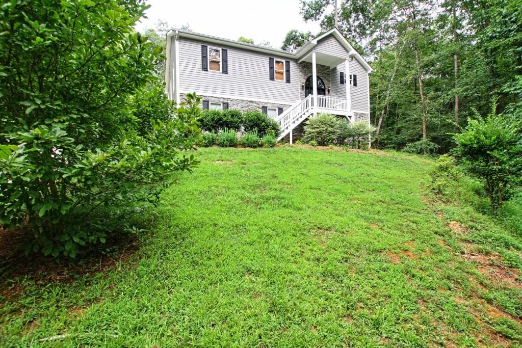 6512 Trudy Way, Flowery Branch, GA 30542 — most recent listing photo