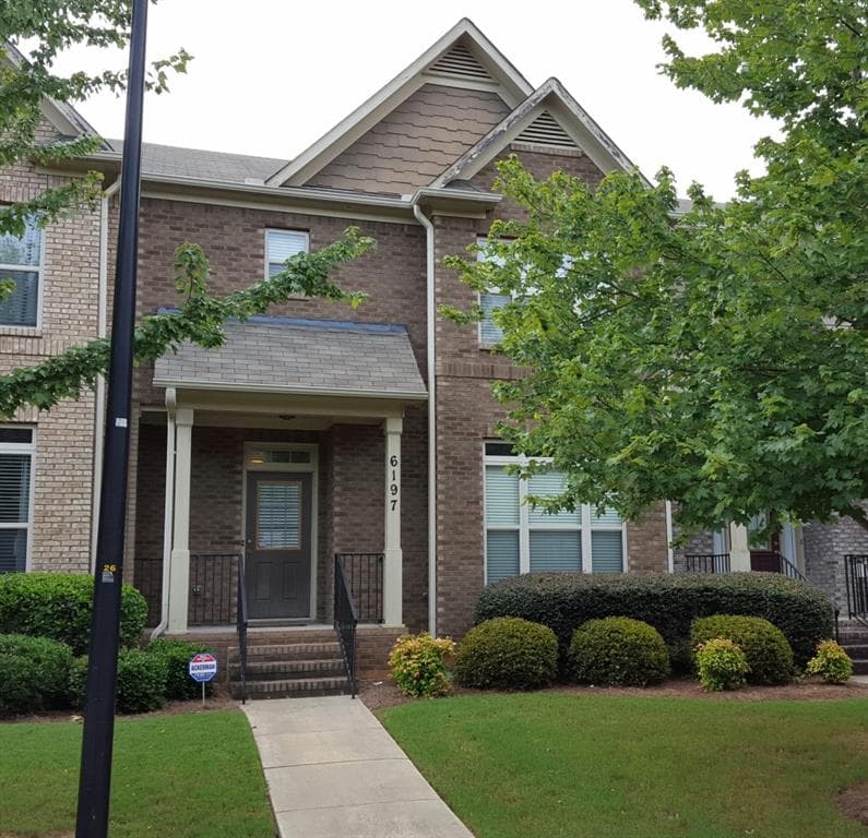 3 bedroom townhouse sold at 6197 Thorncrest Drive, Tucker, GA 30084