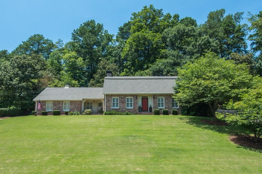 4 bedroom, 2,363 sq ft single family residence sold at 1045 Hess Drive, Avondale Estates, GA 30002