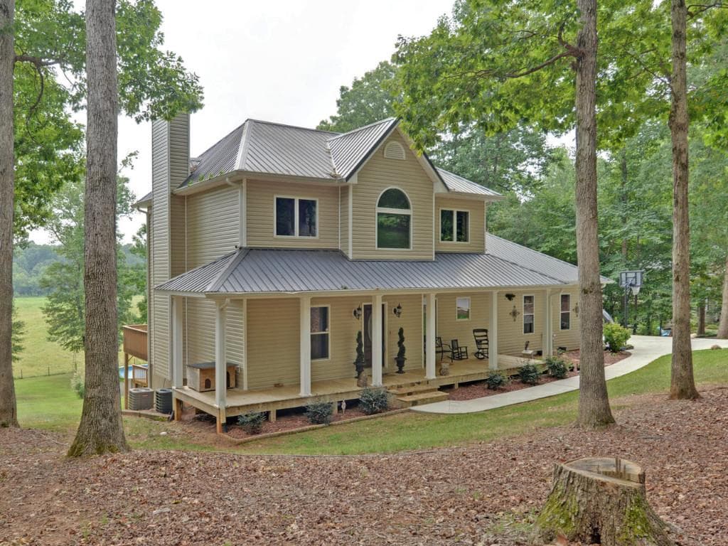 5 bedroom, 2,875 sq ft single family residence sold at 252 Jade Way Court, Maysville, GA 30558