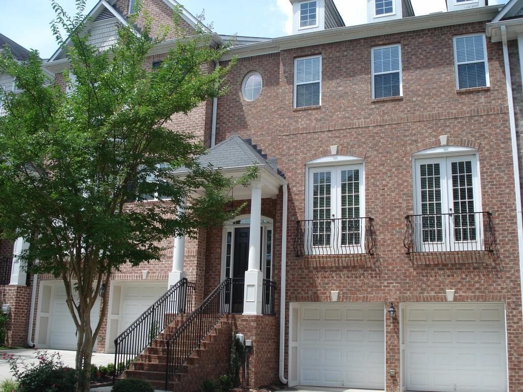 4 bedroom, 3,638 sq ft townhouse sold at 3090 Woodwalk Drive 5, Atlanta, GA 30339