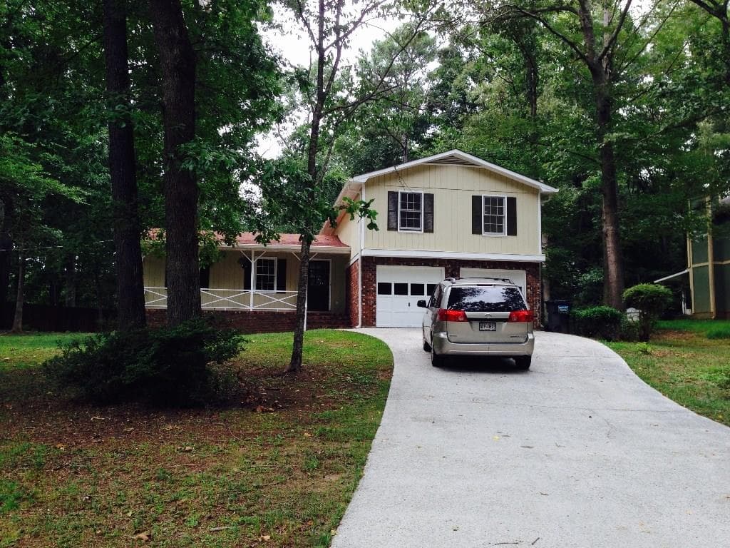 3 bedroom single family residence sold at 3183 Falconhurst Drive, Lilburn, GA 30047