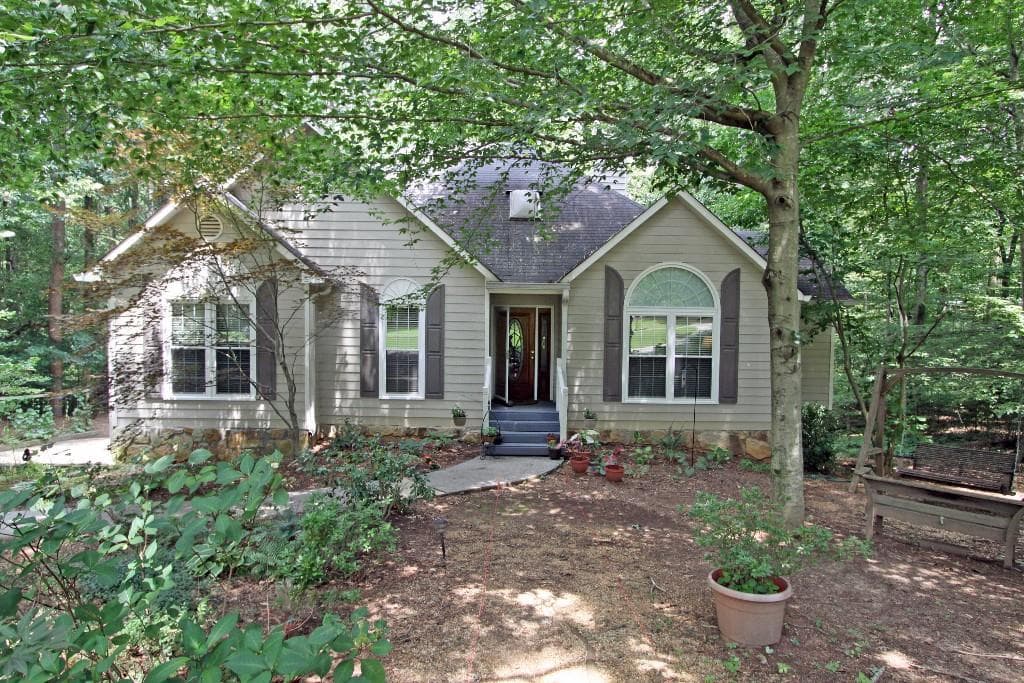 3 bedroom single family residence sold at 2820 Autumn Drive, Canton, GA 30115