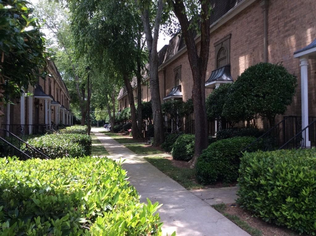 2 bedroom, 1,228 sq ft condominium sold at 6980 Roswell Road J8, Atlanta, GA 30328