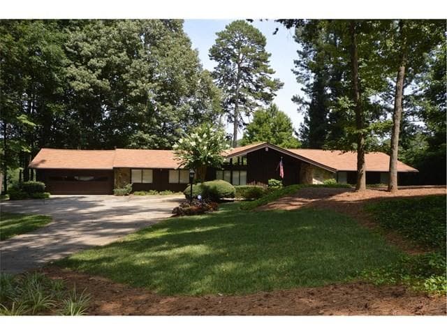 3 bedroom single family residence sold at 410 Golfview Drive, Peachtree City, GA 30269