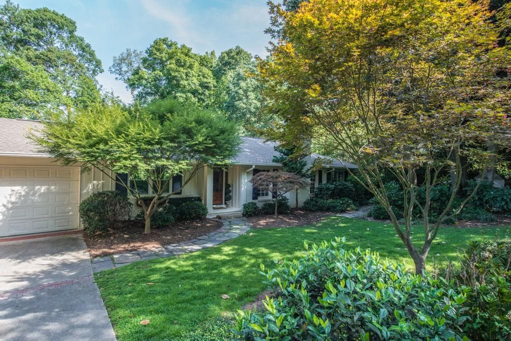 4 bedroom single family residence sold at 2972 Arden Road, Atlanta, GA 30305