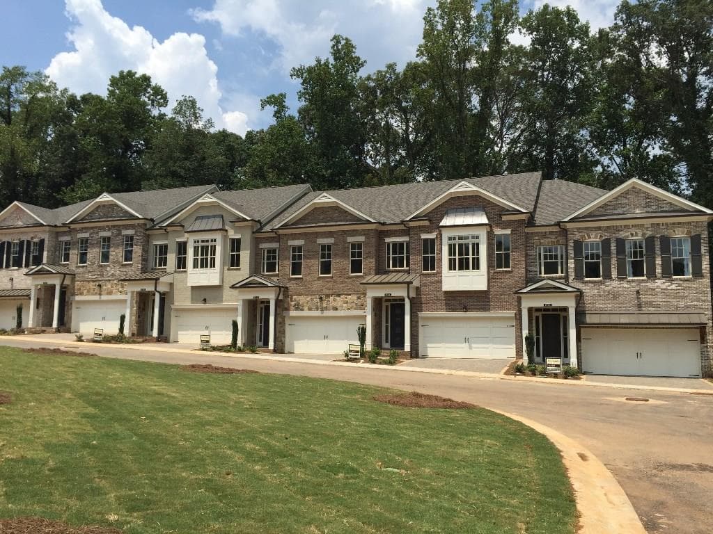 3 bedroom, 1,913 sq ft townhouse sold at 846 Canterbury Overlook 3, Atlanta, GA 30324