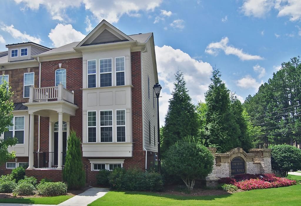 3 bedroom, 1,832 sq ft townhouse sold at 4887 Seldon Way, Smyrna, GA 30080