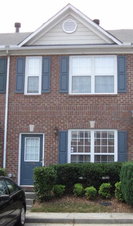 2 bedroom, 1,240 sq ft townhouse sold at 366 Paden Cove Trail, Lawrenceville, GA 30044