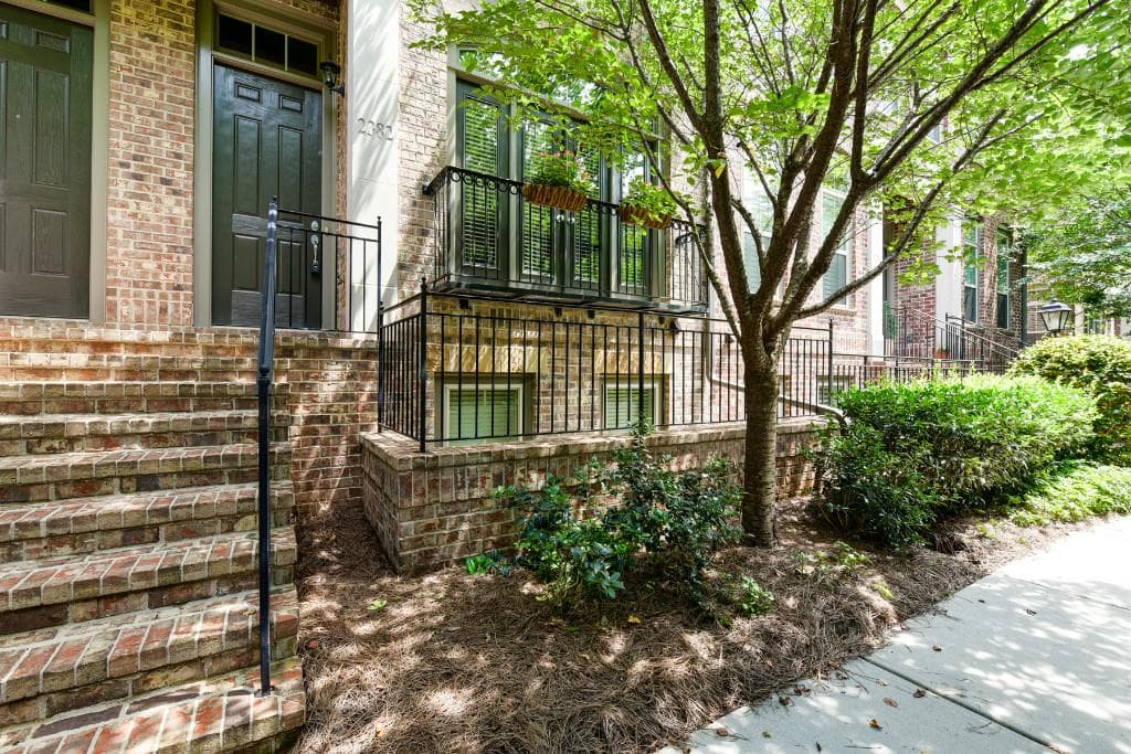 3 bedroom, 2,099 sq ft townhouse sold at 2382 Crescent Park Court 421, Atlanta, GA 30339