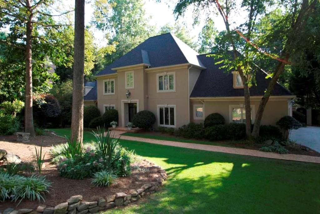 6 bedroom, 6,043 sq ft single family residence sold at 2863 Hawthorne Drive, Atlanta, GA 30345