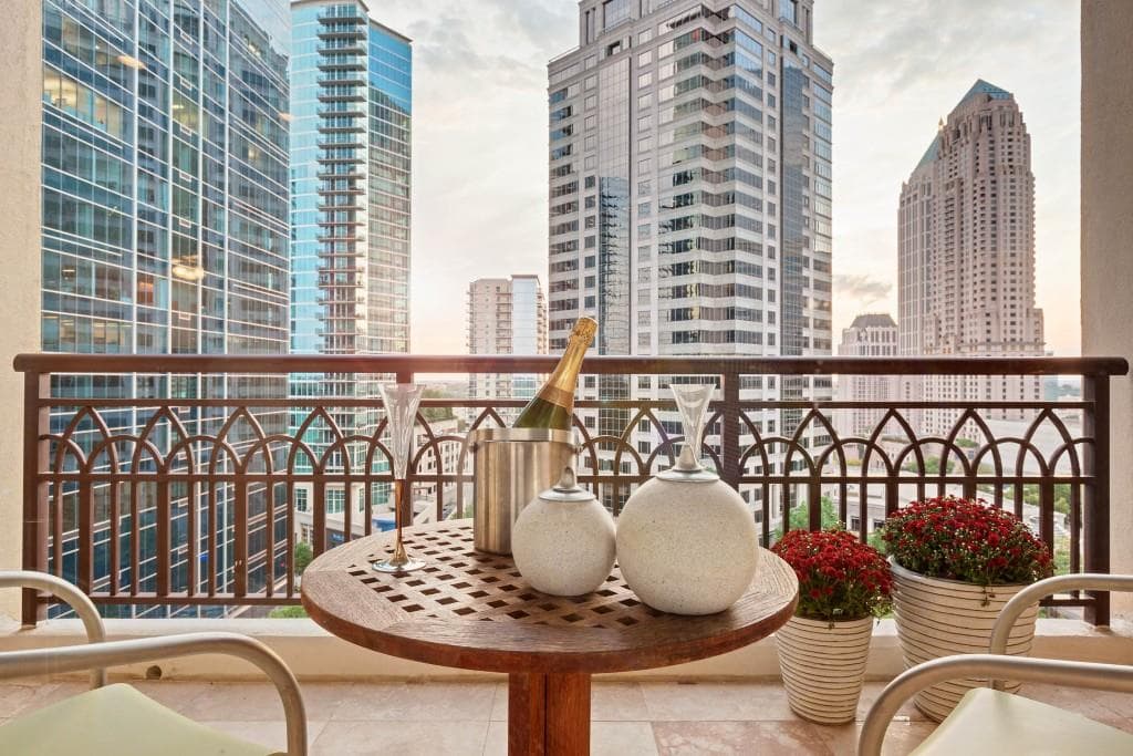 3 bedroom, 2,303 sq ft condominium sold at 1101 Juniper Street 1415, Atlanta, GA 30309
