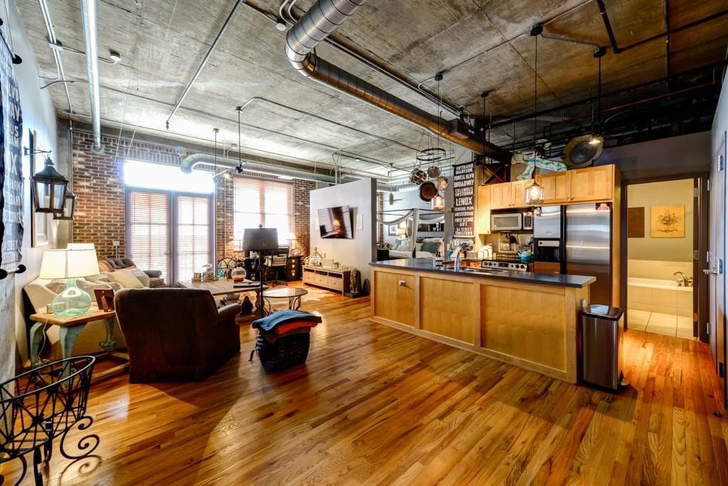 1 bedroom, 1,014 sq ft condominium sold at 3180 Mathieson Drive 803, Atlanta, GA 30305