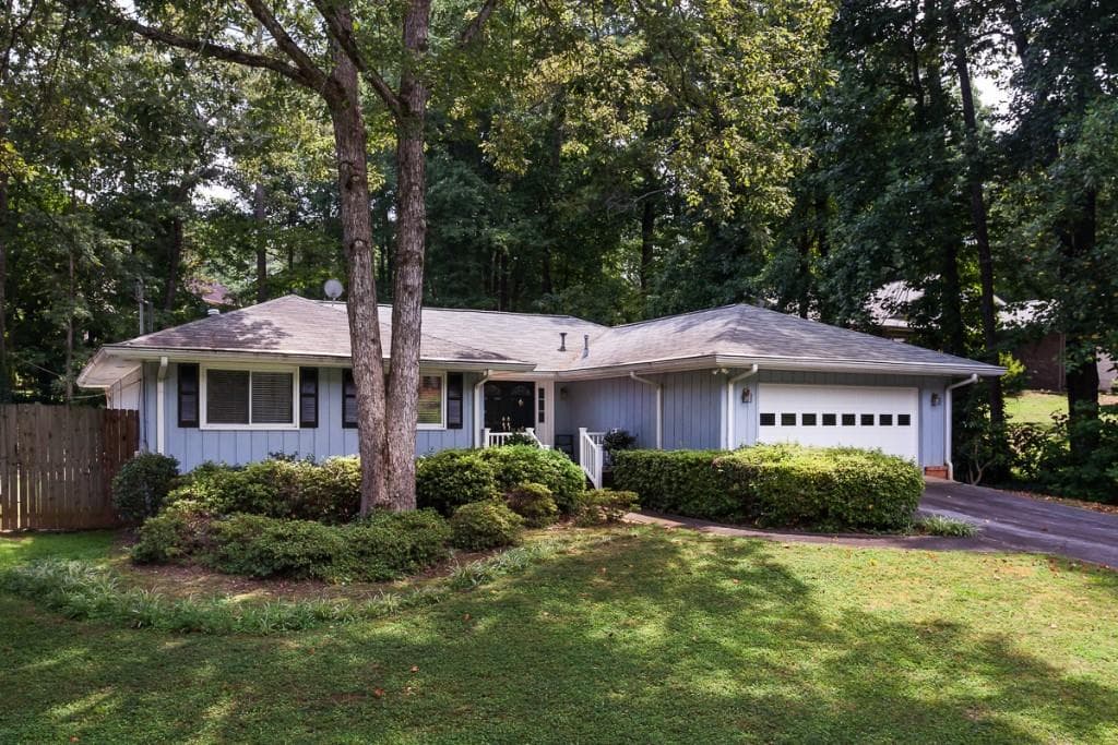 4 bedroom, 2,648 sq ft single family residence sold at 717 Bruce Way, Lilburn, GA 30047