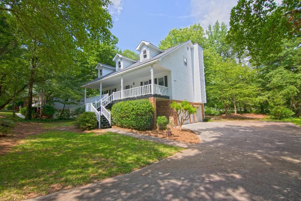 3324 Devaughn Drive, Marietta, GA 30066 — most recent listing photo