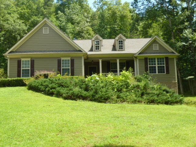 3569 Davis Bridge Drive, Gainesville, GA 30506 — most recent listing photo