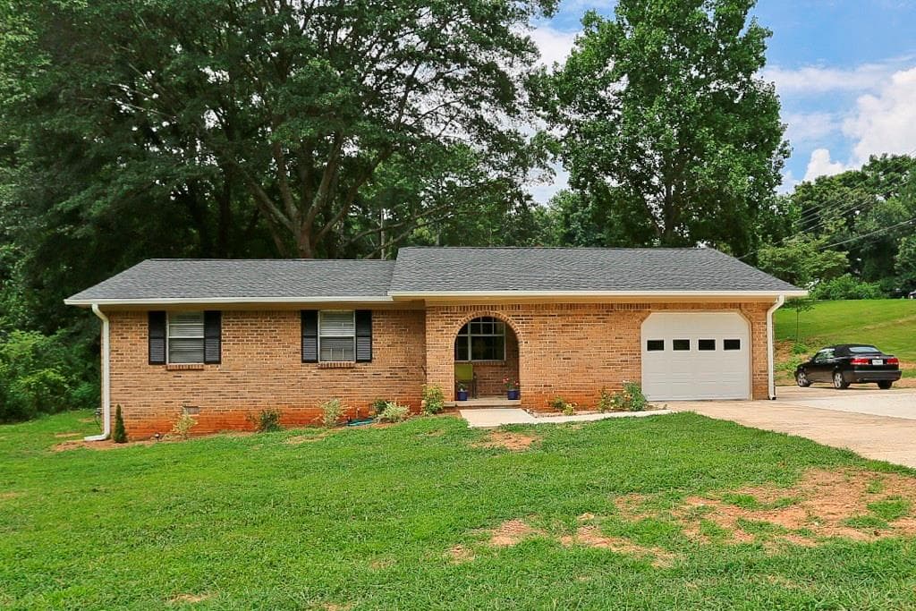 2292 Chestnut Hill Circle, Decatur, GA 30032 — most recent listing photo