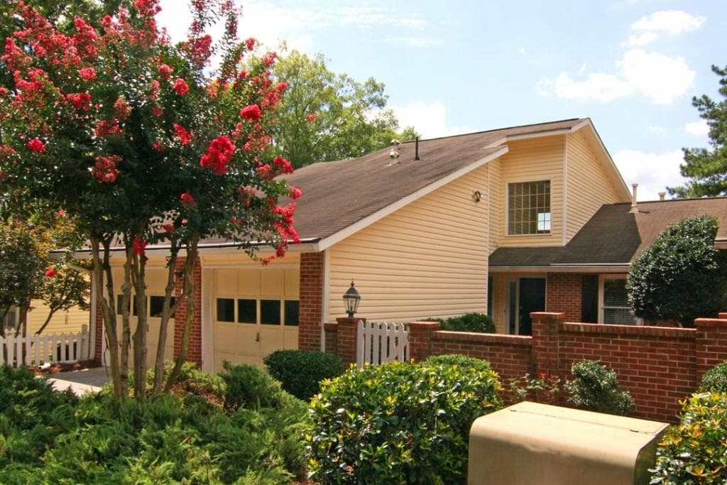 94 Dunwoody Springs Drive 94, Sandy Springs, GA 30328 — most recent listing photo
