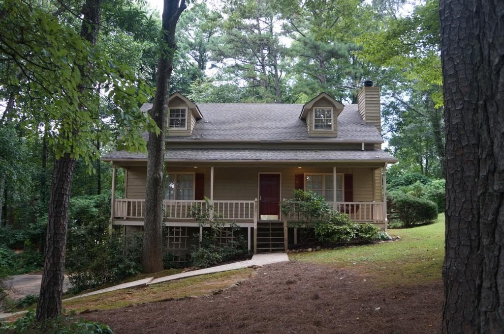 3 bedroom, 1,318 sq ft single family residence sold at 33 Matthew Court, Dallas, GA 30157