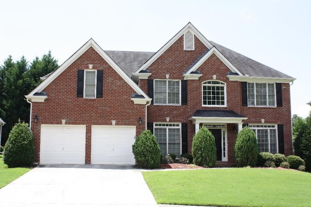 5 bedroom, 3,052 sq ft single family residence sold at 545 Stonebury Drive, Alpharetta, GA 30005