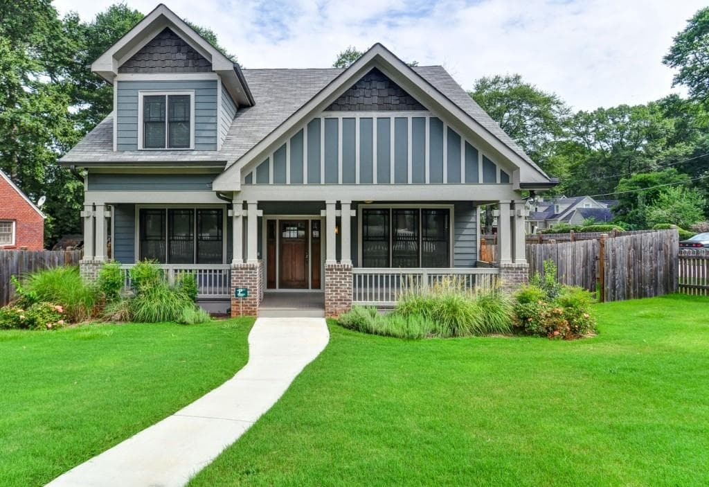 4 bedroom, 3,079 sq ft single family residence sold at 220 E Pharr Road, Decatur, GA 30030