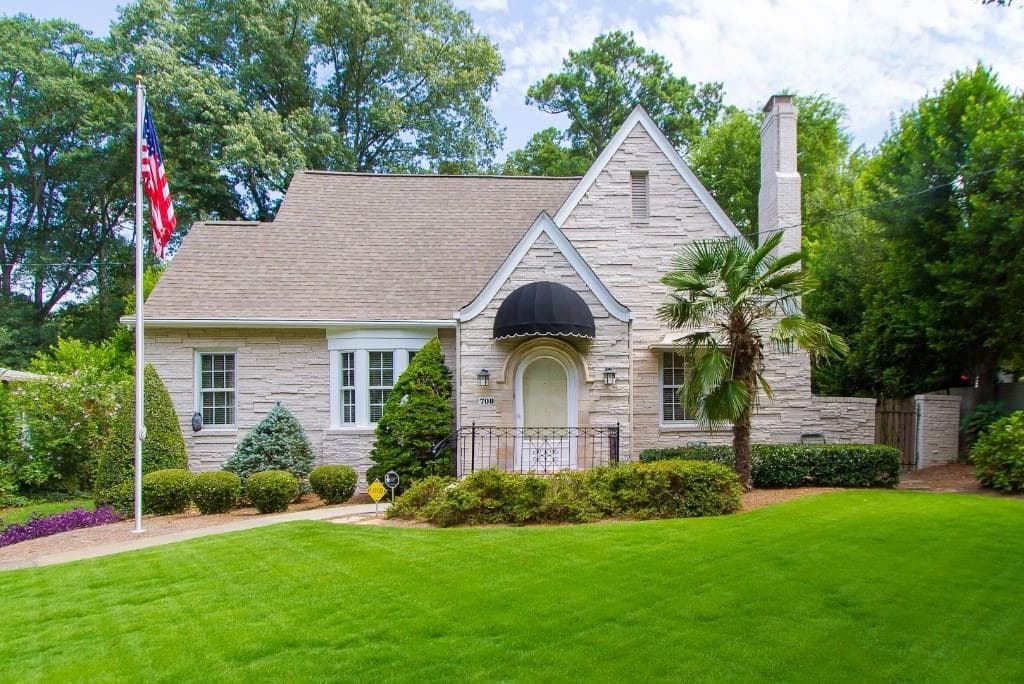 3 bedroom, 3,384 sq ft single family residence sold at 708 E Morningside Drive, Atlanta, GA 30324