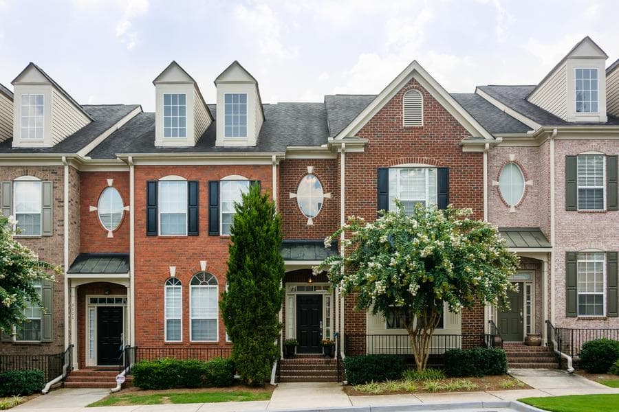 3 bedroom, 2,499 sq ft townhouse sold at 3502 Henderson Reserve, Atlanta, GA 30341