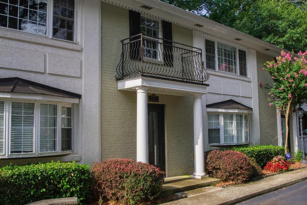 1 bedroom, 574 sq ft townhouse sold at 841 Frederica Street 25, Atlanta, GA 30306