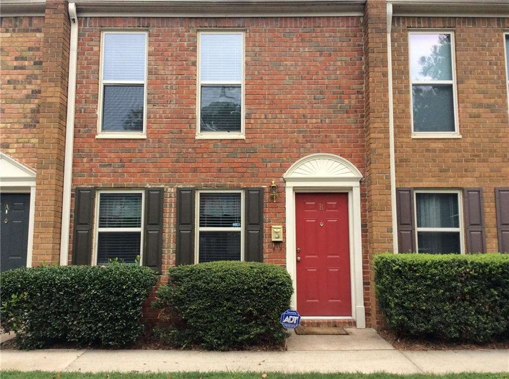 135 N River Drive B, Sandy Springs, GA 30350 — most recent listing photo