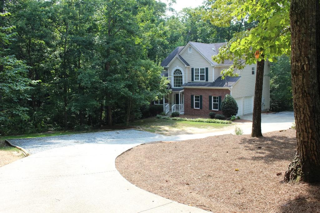 4 bedroom, 3,000 sq ft single family residence sold at 1195 Greenwood Acres Drive, Cumming, GA 30040