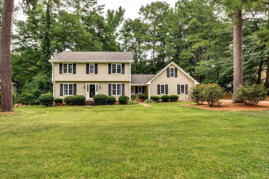 4 bedroom, 2,842 sq ft single family residence sold at 1515 Longwood Drive, Marietta, GA 30008