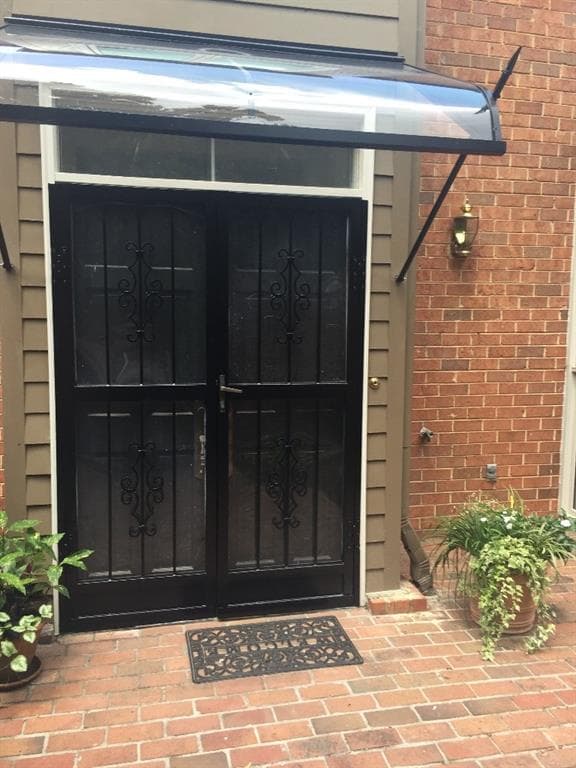 3 bedroom, 2,398 sq ft townhouse sold at 61 Willow Glen 61, Atlanta, GA 30342