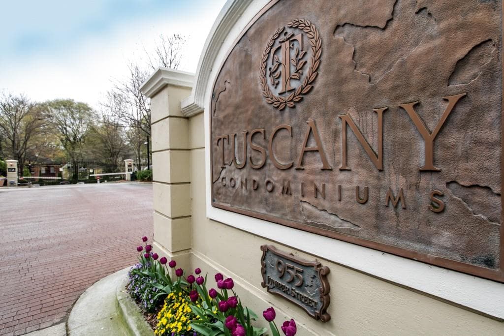 2 bedroom, 1,181 sq ft condominium sold at 955 Juniper Street 3231, Atlanta, GA 30309