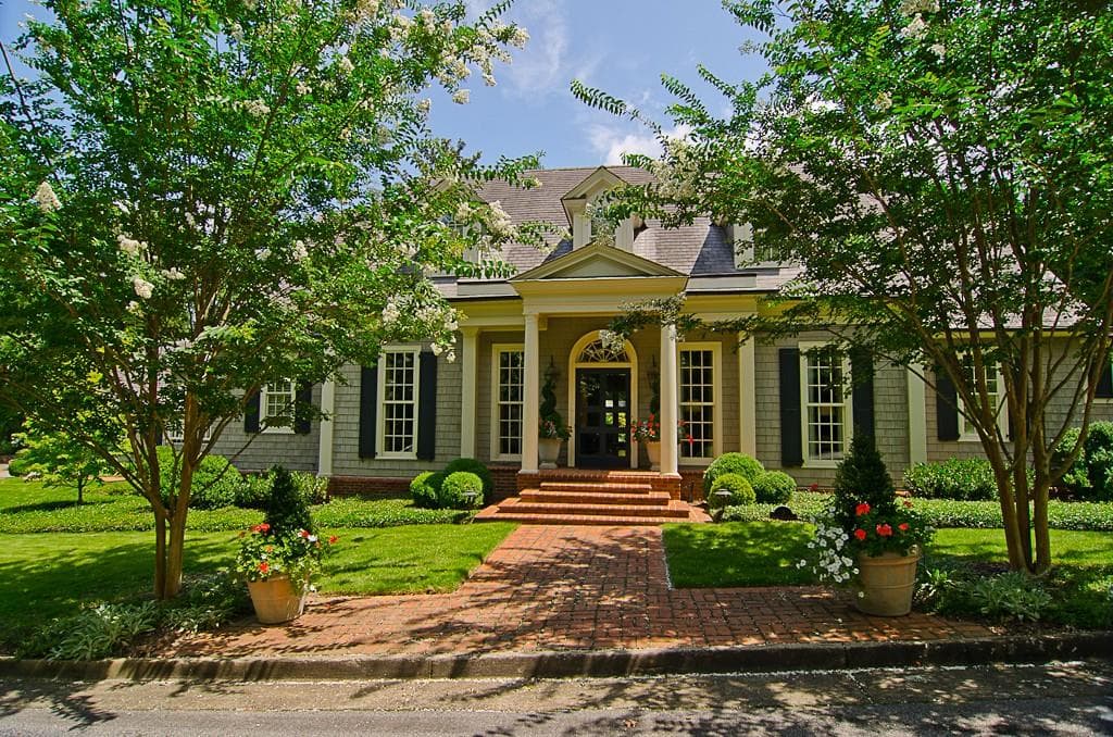 5 bedroom, 6,650 sq ft single family residence sold at 2 Habersham Park, Atlanta, GA 30305