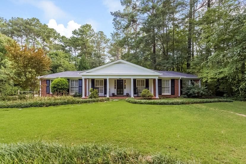 3 bedroom, 2,496 sq ft single family residence sold at 811 Wesley Drive, Atlanta, GA 30305