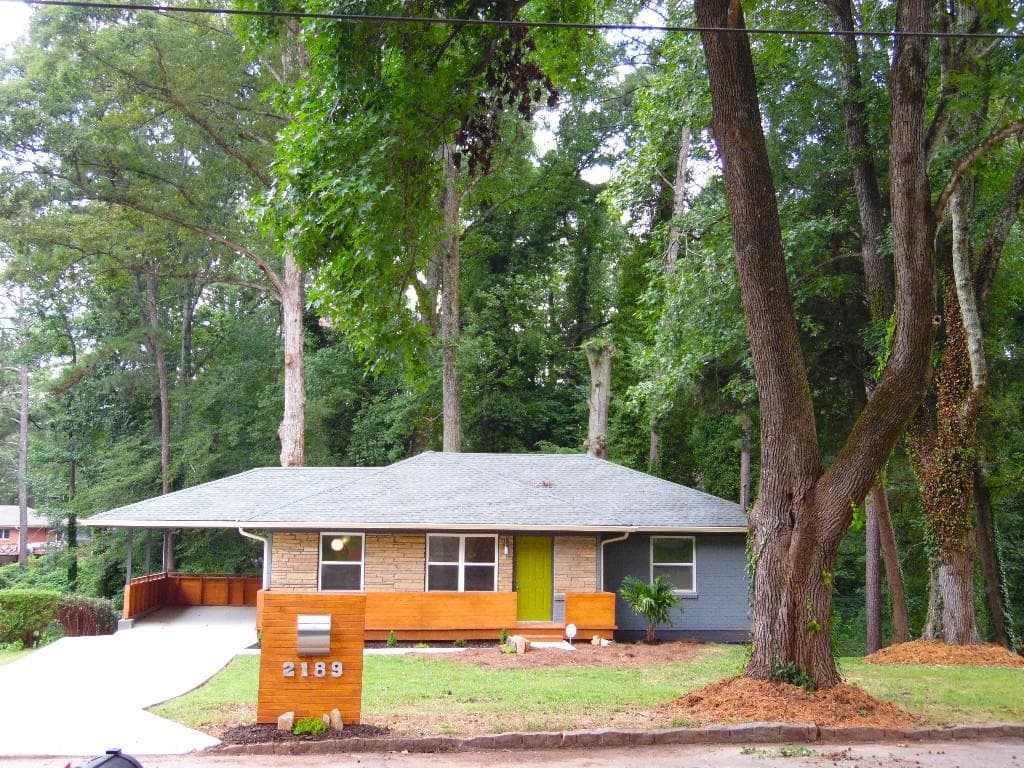 3 bedroom, 2,100 sq ft single family residence sold at 2189 Rosewood, Decatur, GA 30032