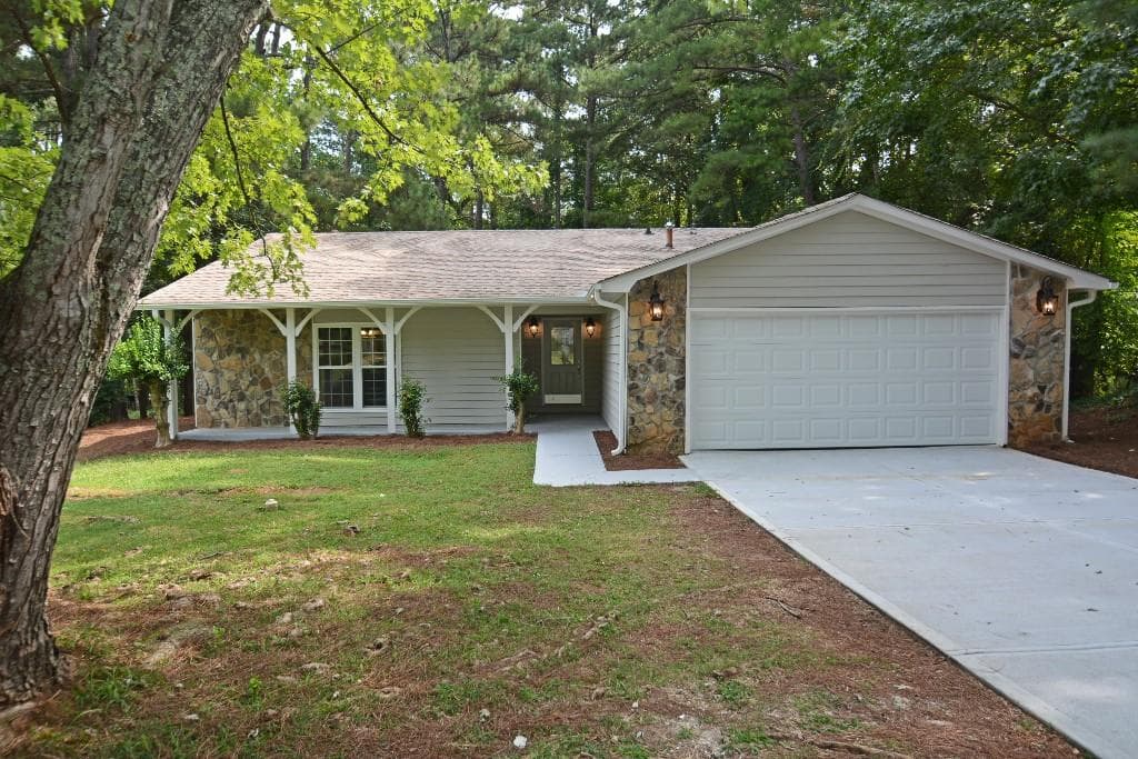 4382 Fielding Lane, Peachtree Corners, GA 30092 — most recent listing photo