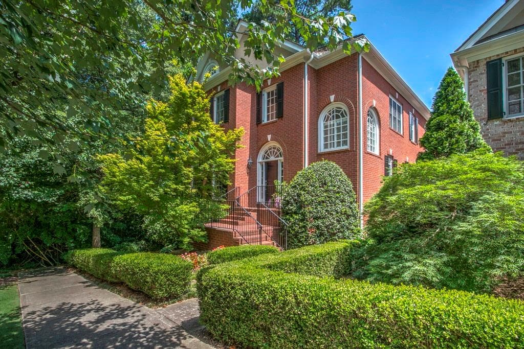 700 Longleaf Drive, Atlanta, GA 30342 — most recent listing photo