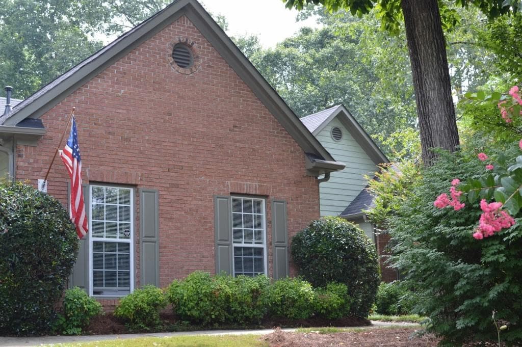 985 Dogwood Park Drive, Lawrenceville, GA 30046 — most recent listing photo