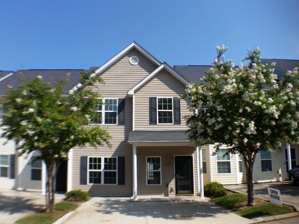 2 bedroom, 1,518 sq ft townhouse sold at 264 Venture Path, Hiram, GA 30141