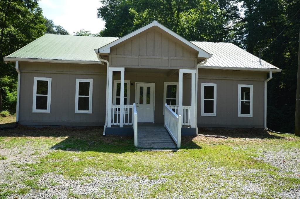 3 bedroom single family residence sold at 100 Cherokee Street, Canton, GA 30114