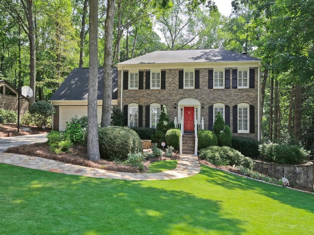5 bedroom, 2,897 sq ft single family residence sold at 4263 Glengary Drive, Atlanta, GA 30342