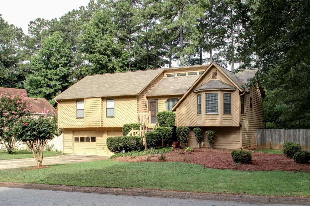 2075 Arrowhead Trail, Marietta, GA 30062 — most recent listing photo