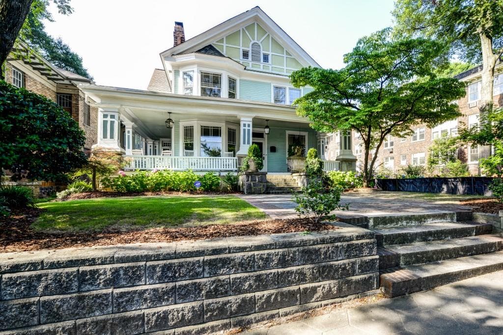 4 bedroom, 3,888 sq ft single family residence sold at 309 10th Street, Atlanta, GA 30309