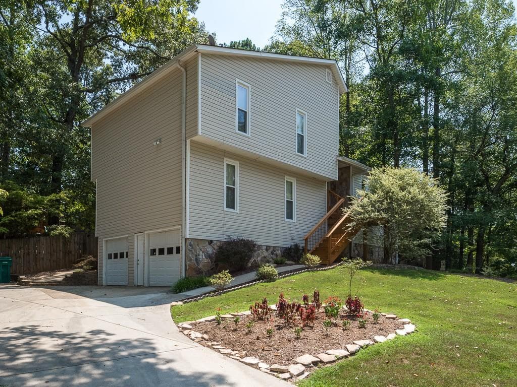 5085 River Valley Drive, Smyrna, GA 30082 — most recent listing photo