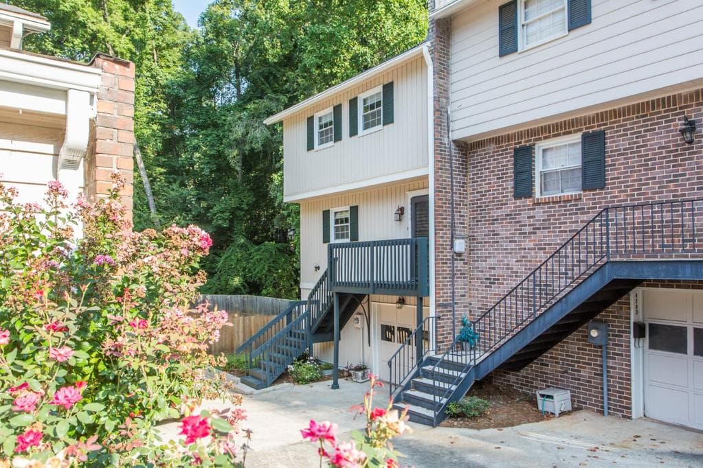 420 Sycamore Drive E, Decatur, GA 30030 — most recent listing photo