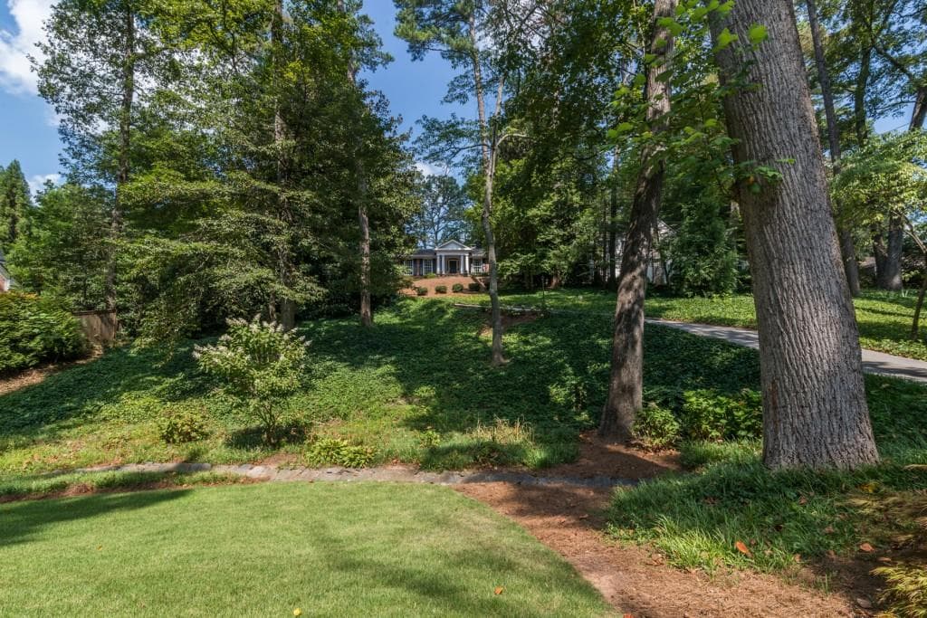 3 bedroom, 2,810 sq ft single family residence sold at 3048 E Pine Valley Road, Atlanta, GA 30305