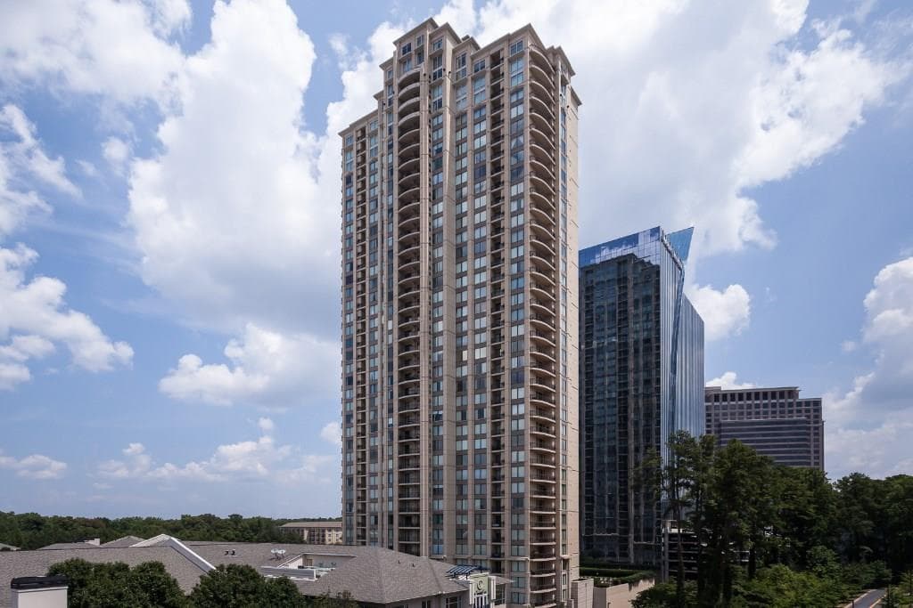 2 bedroom, 1,363 sq ft condominium sold at 3445 Stratford Road 1707, Atlanta, GA 30326