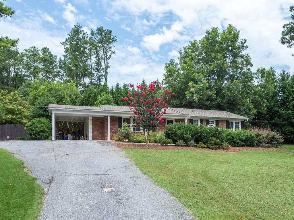 3 bedroom, 1,684 sq ft single family residence sold at 3328 Mercer University Drive, Atlanta, GA 30341