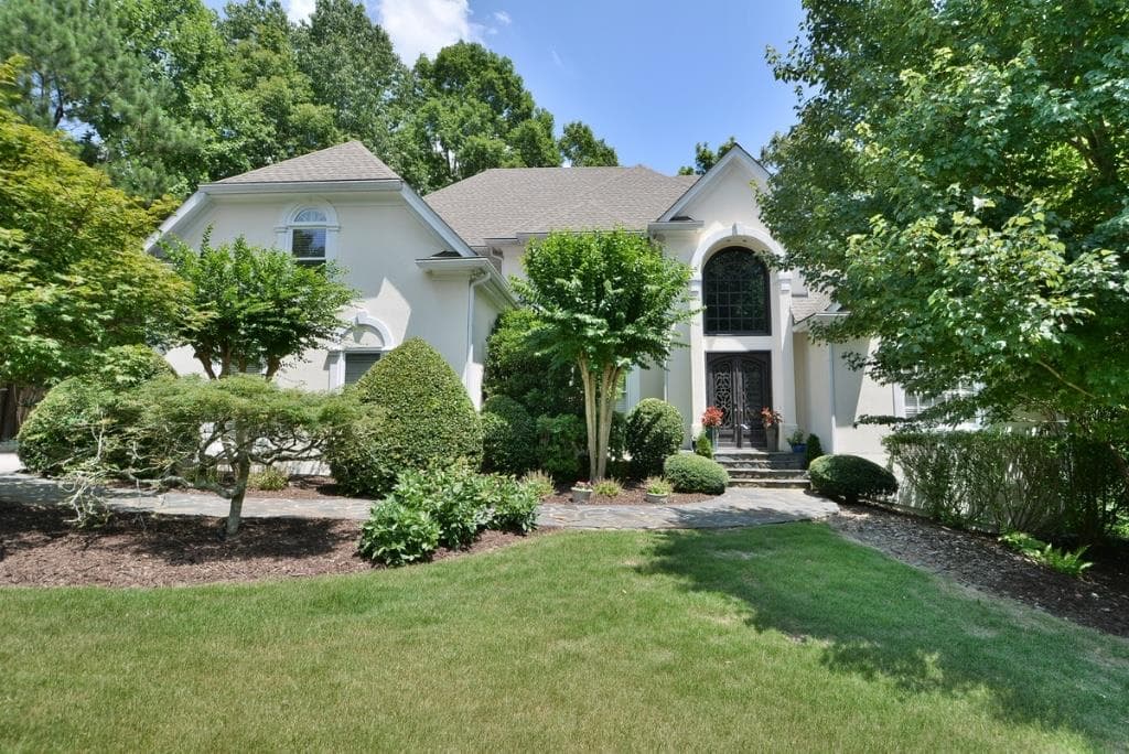 8480 Sentinae Chase Drive, Roswell, GA 30076 — most recent listing photo